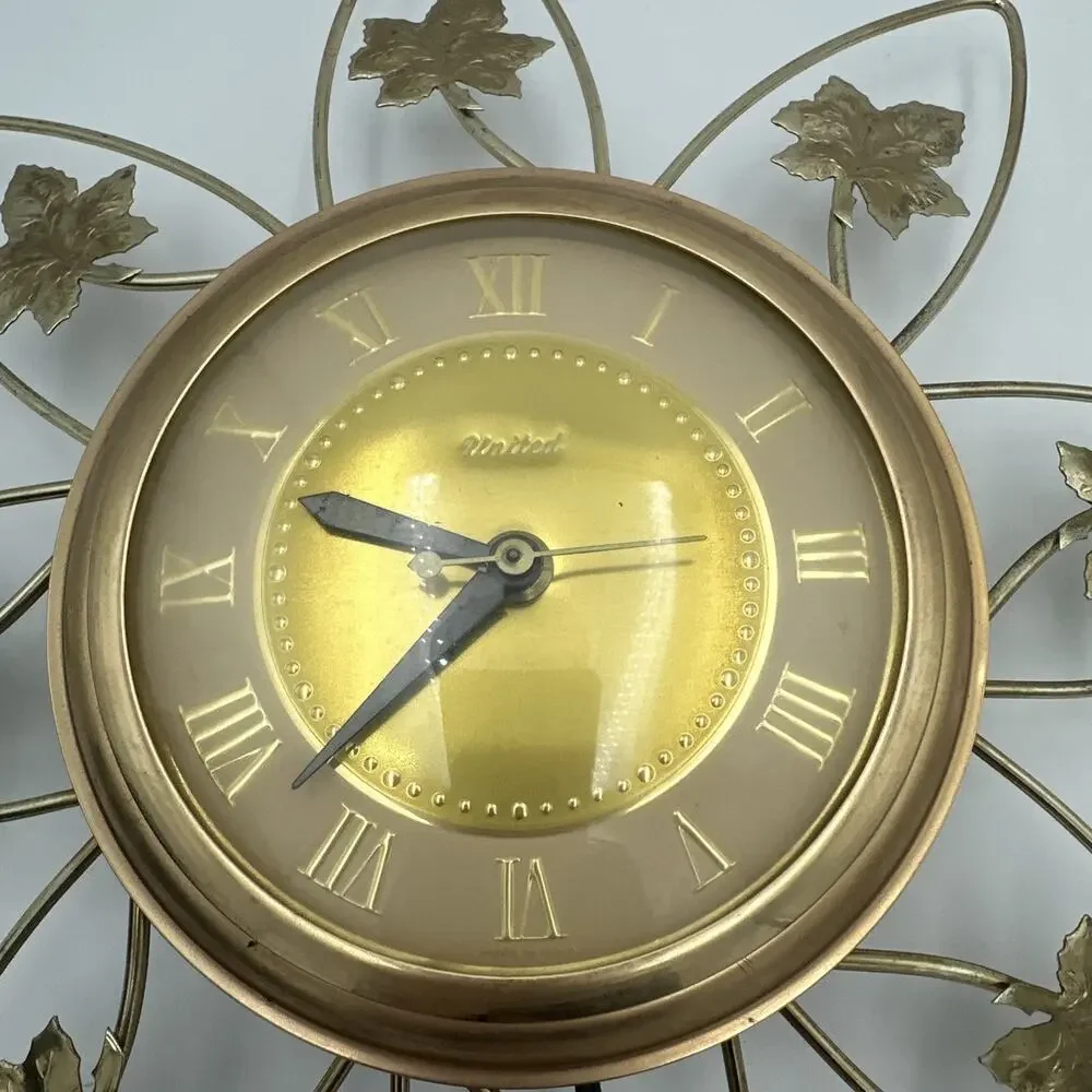 Vintage Gold MCM United Starburst Ivy Leaves Electric Wall Clock